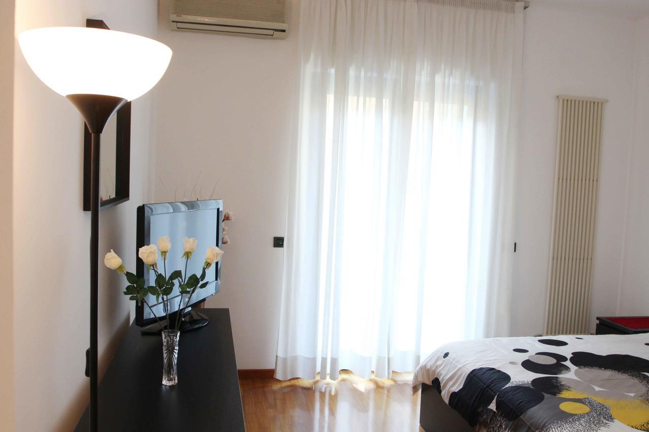 Apartment De Rossi Bari Exterior photo