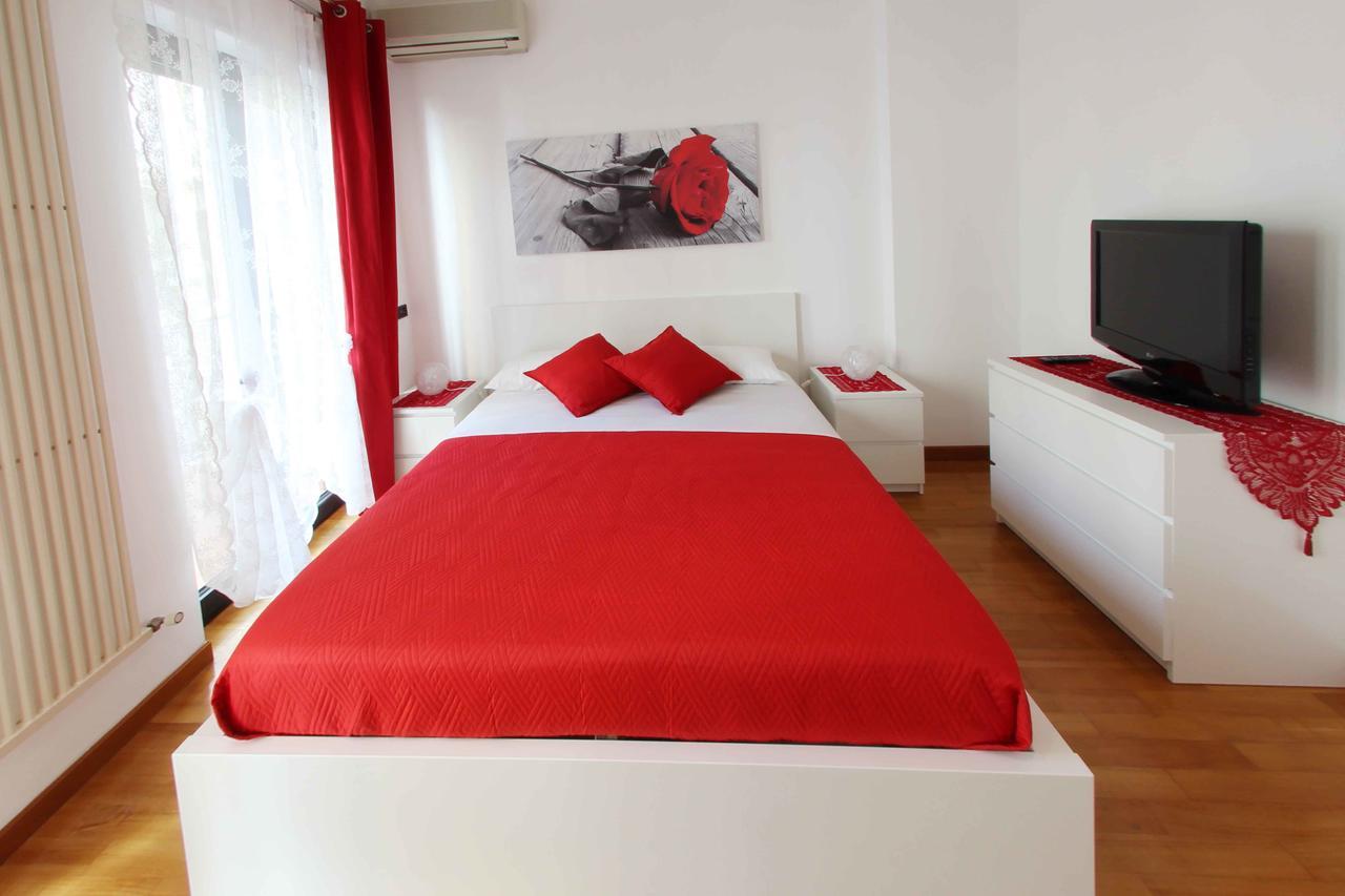 Apartment De Rossi Bari Exterior photo